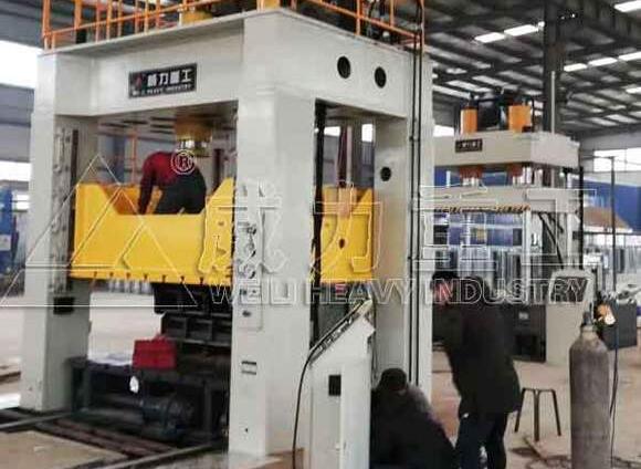 SMC導(dǎo)流罩液壓機